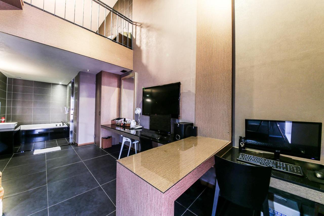 Gyeongju Arrietty Motel Екстер'єр фото