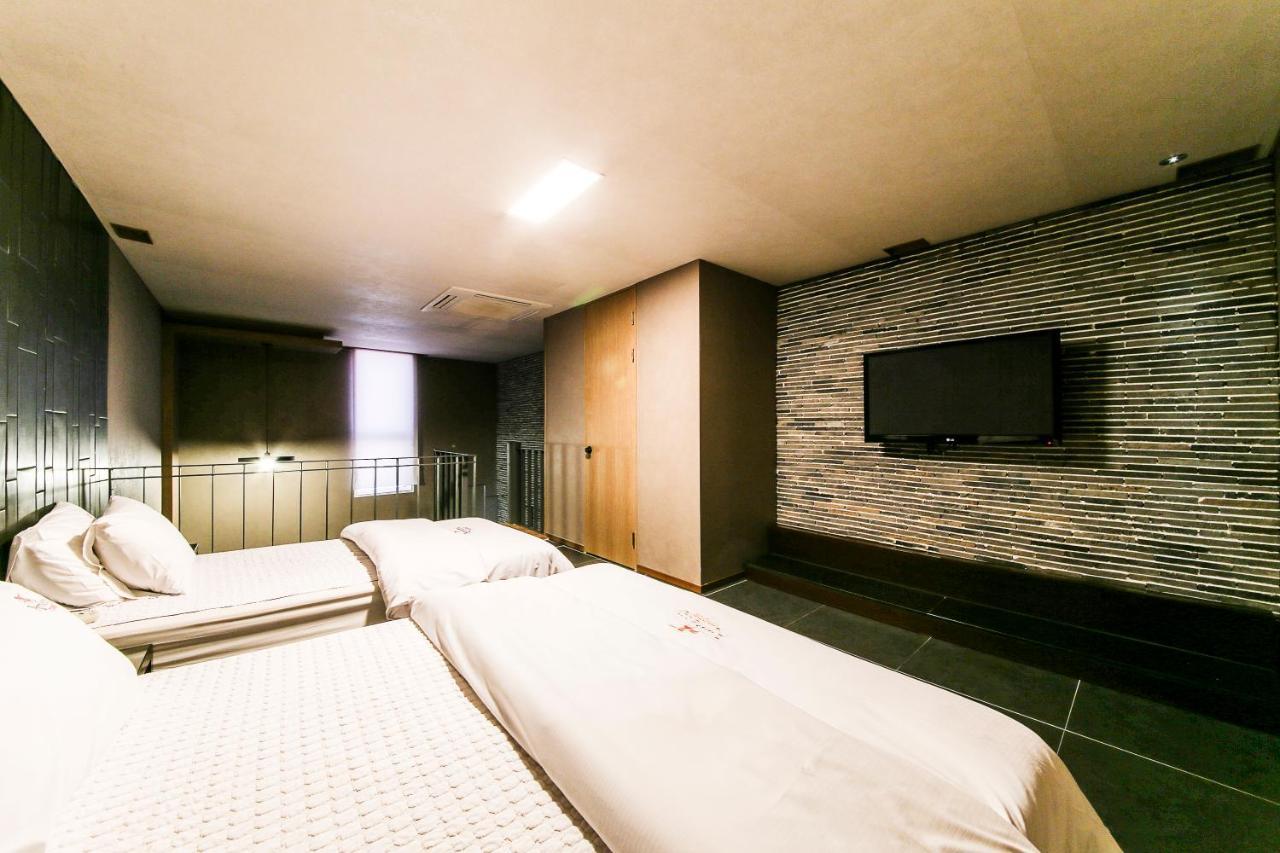 Gyeongju Arrietty Motel Екстер'єр фото
