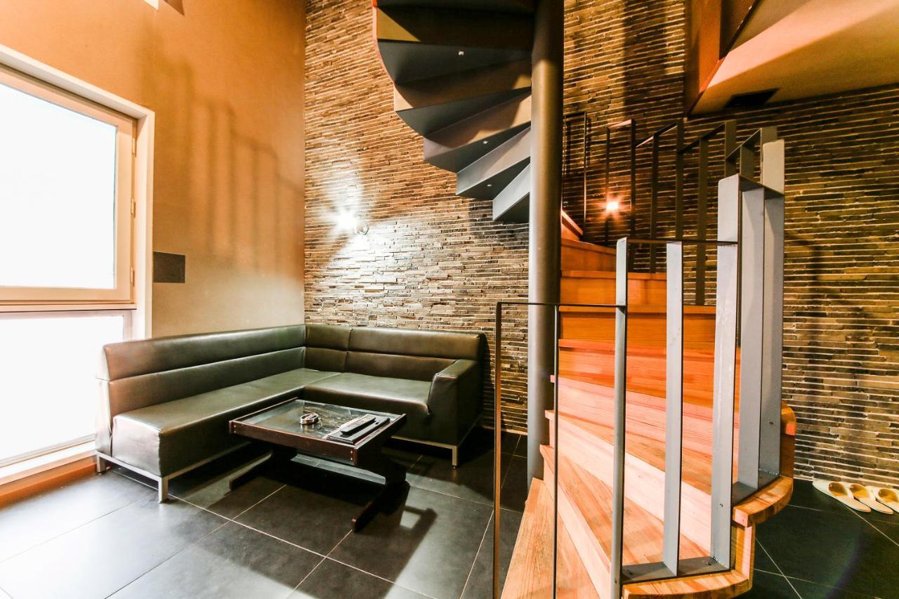 Gyeongju Arrietty Motel Екстер'єр фото
