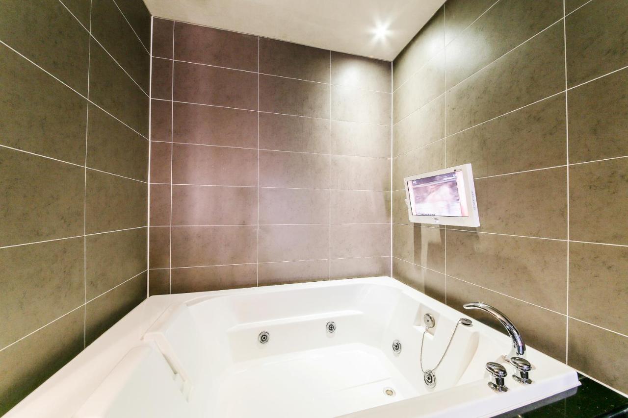 Gyeongju Arrietty Motel Екстер'єр фото