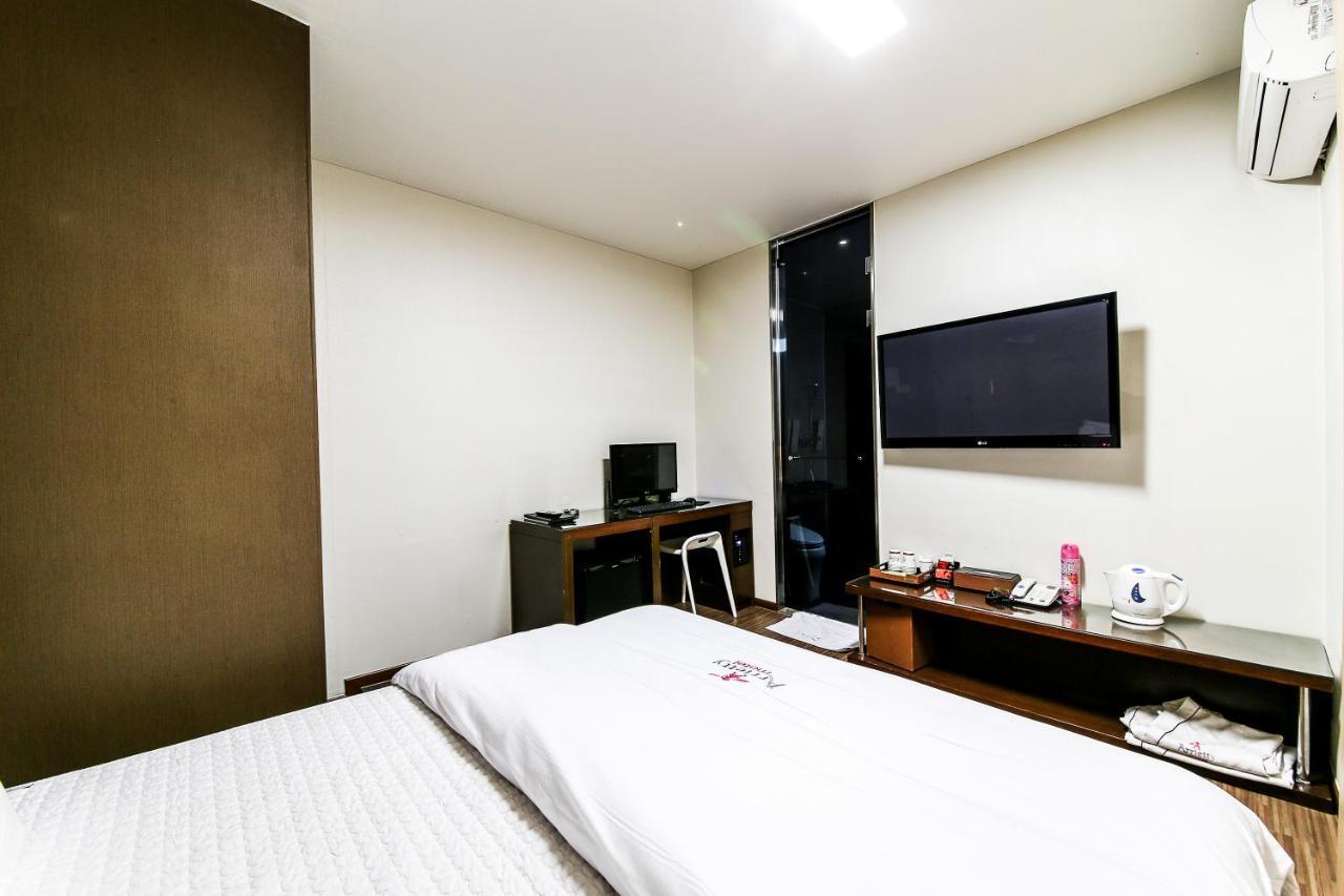Gyeongju Arrietty Motel Екстер'єр фото