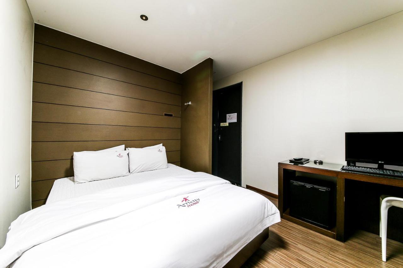 Gyeongju Arrietty Motel Екстер'єр фото