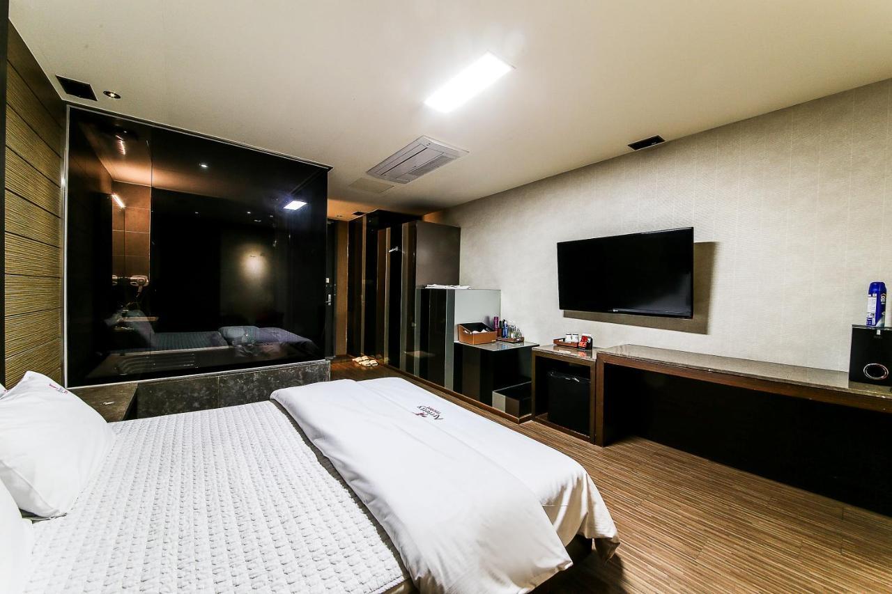 Gyeongju Arrietty Motel Екстер'єр фото