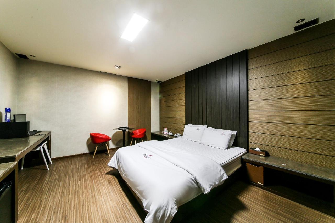 Gyeongju Arrietty Motel Екстер'єр фото
