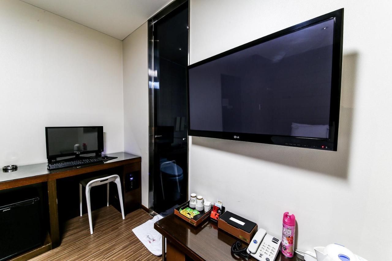 Gyeongju Arrietty Motel Екстер'єр фото