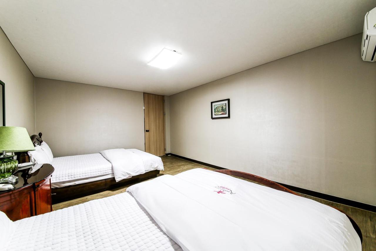 Gyeongju Arrietty Motel Екстер'єр фото