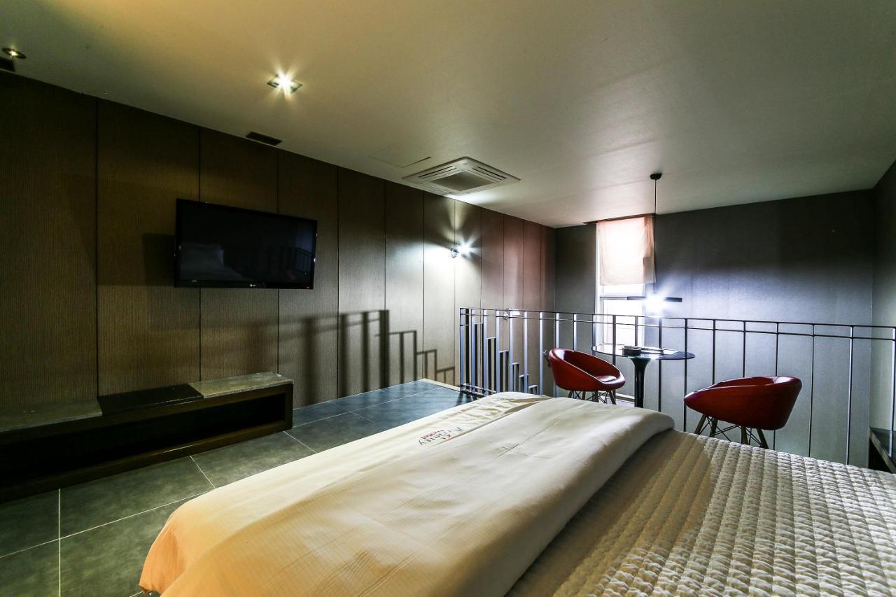 Gyeongju Arrietty Motel Екстер'єр фото