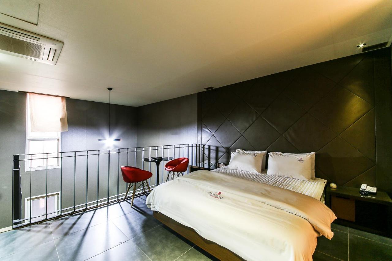 Gyeongju Arrietty Motel Екстер'єр фото