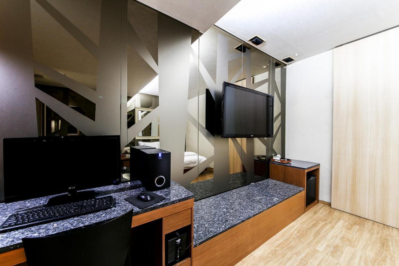 Gyeongju Arrietty Motel Екстер'єр фото