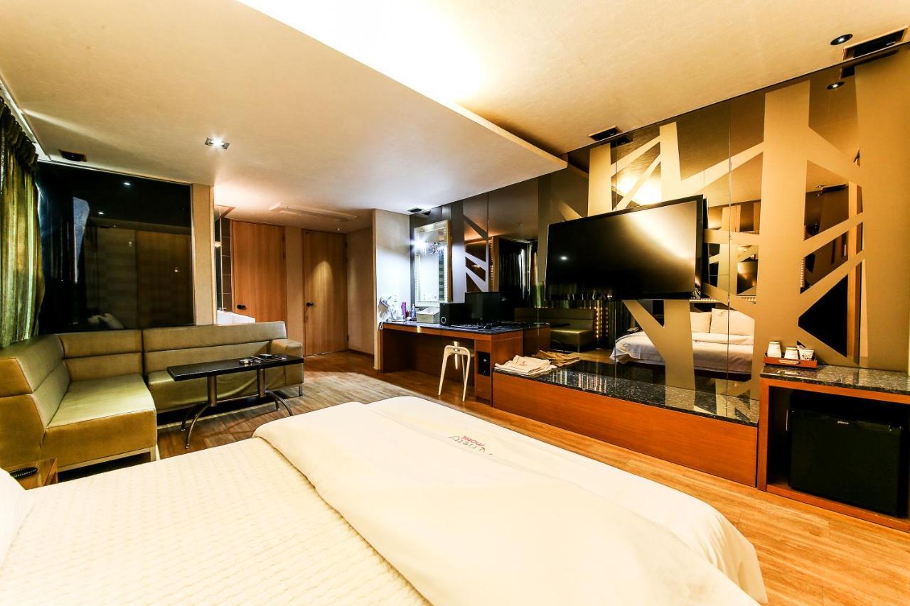 Gyeongju Arrietty Motel Екстер'єр фото