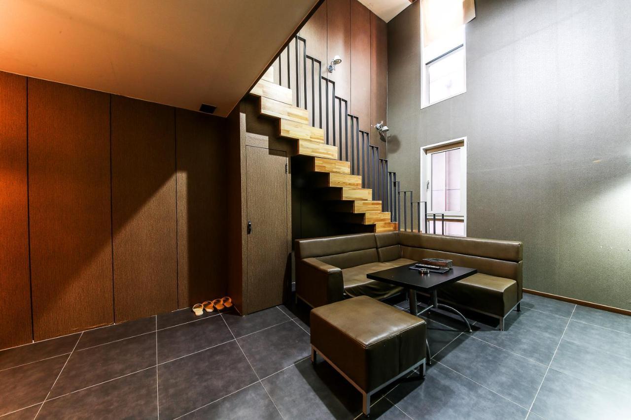 Gyeongju Arrietty Motel Екстер'єр фото