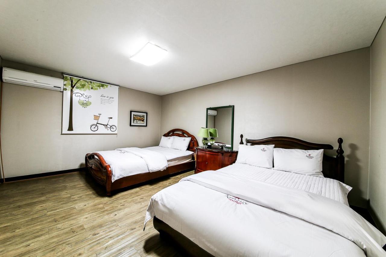 Gyeongju Arrietty Motel Екстер'єр фото