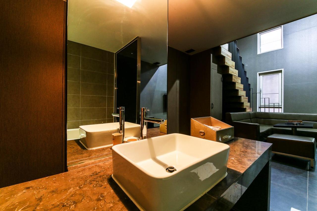 Gyeongju Arrietty Motel Екстер'єр фото