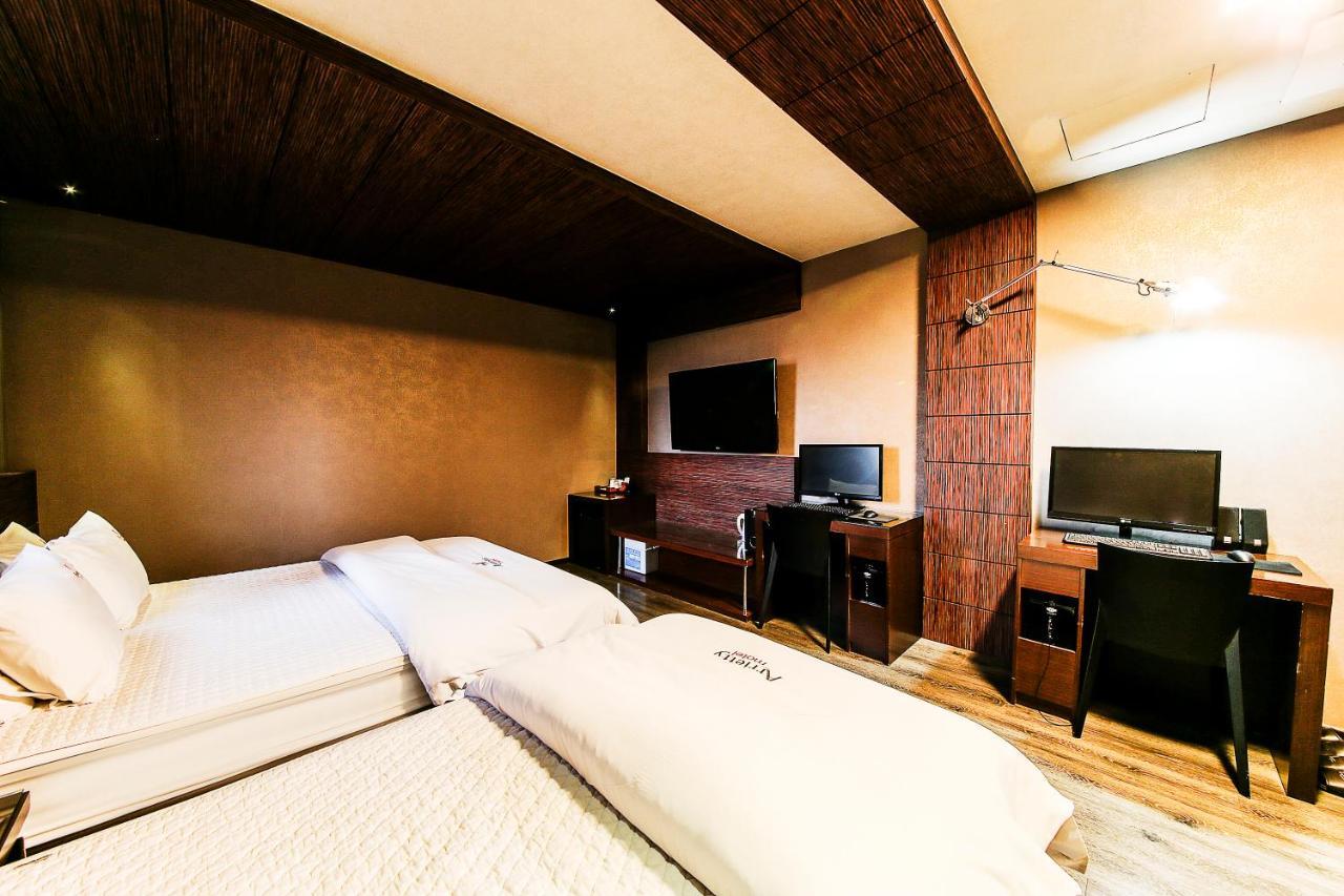 Gyeongju Arrietty Motel Екстер'єр фото