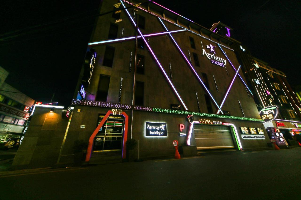 Gyeongju Arrietty Motel Екстер'єр фото