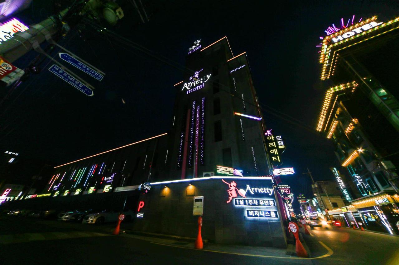 Gyeongju Arrietty Motel Екстер'єр фото